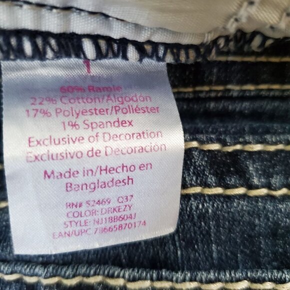 White Eyelet and Denim Shorts No Boundaries Low Rise Juniors Size 1 NEW - Picture 5 of 5